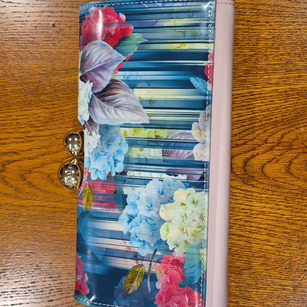 TED BAKER Elegant Floral Women's Wallet